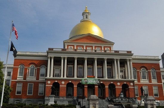 blog-2010-boston-DSC_8239-freedomTrail-MassStateHouse