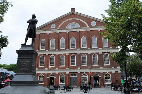 blog-2010-boston-DSC_8370-freedomTrail-FaneuilHall