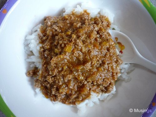 Beef-in-Tomato-Sauce-over-Steamed-Rice-upload