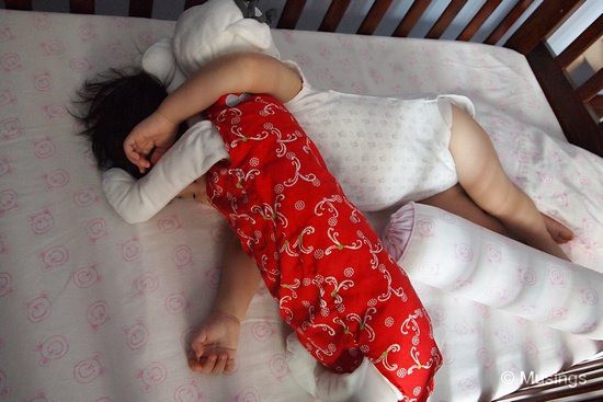 blog-2010-hannah-OLYP3342-sleeping-position