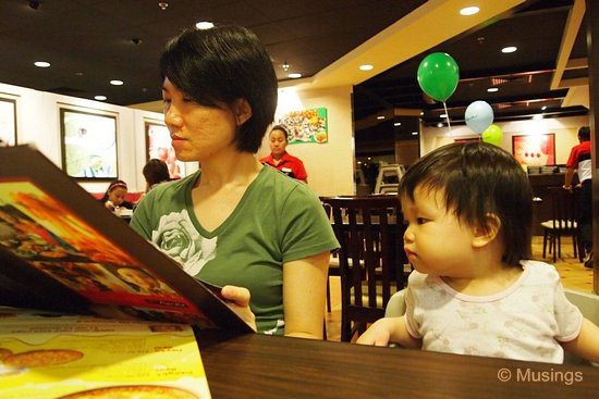 blog-2010-hannah-OLYP3807-pizzahut blog-2010-hannah-OLYP3807-pizzahut