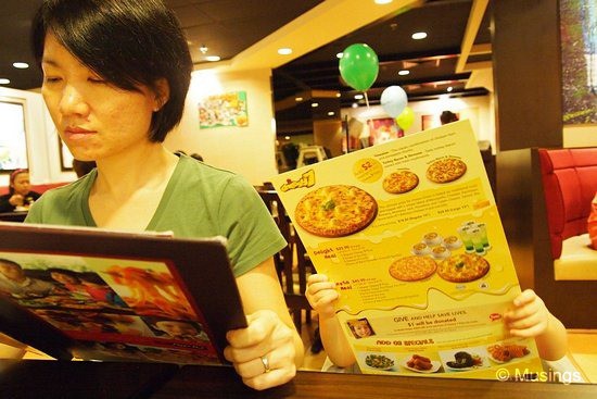blog-2010-hannah-OLYP3821-pizzahut blog-2010-hannah-OLYP3821-pizzahut