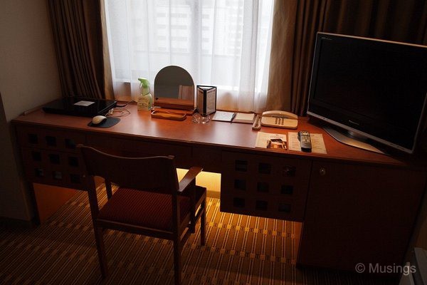 blog-2010-japan-OLYP5443-osaka-lutheran-hotel