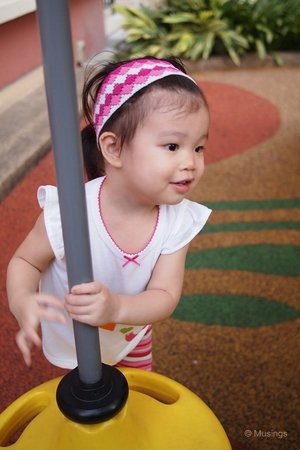 blog-2011-hannah-OLYP3163-playground-flickr