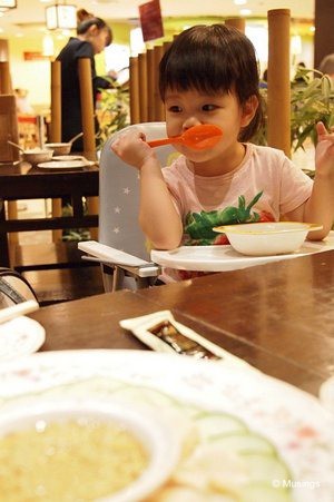 blog-2011-hannah-OLYP3548-soupkitchen-dinner-flickr