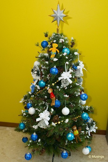 blog-2011-hannah-DSC_6238-christmas-tree