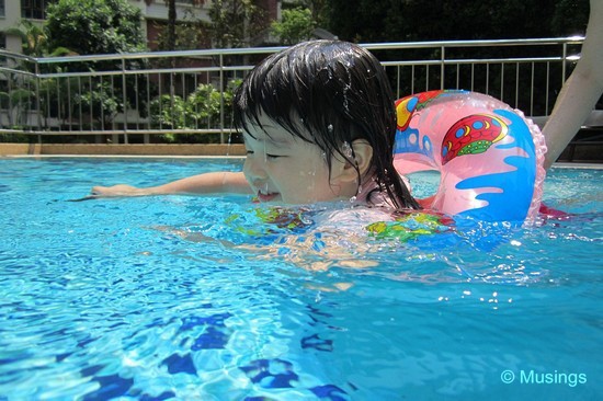 blog-2012-hannah-IMG_0127-swimming-flickr