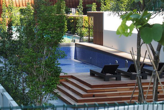Casual banter with the construction workers and a FB neighbors revealed that one of the pools had been problematic and potentially caused complications in the recent TOP. Not sure if that was indeed the cause of the delayed TOP, but the heated pool had been completely drained this afternoon.