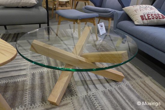 'Quiche' coffee table with a clear tempered glass top,and at S$277. Took us a very long while to finally see something suitable for the living hall.