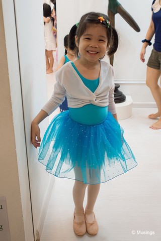 We also started Hannah on introductory Ballet lessons too. Our Saturday weekend mornings are now spent hanging around Ang Mo Kio central while she's at her classes. She enjoys the classes tremendously, and we'll see how far she'll want to take this new found love.
