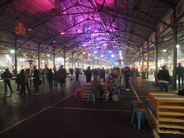 The Night Market at 1745 hrs. Pretty crowded by this time.